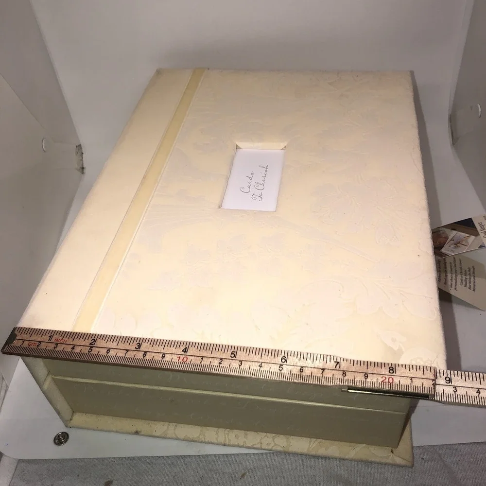 Unused Hallmark Card Keeper Box Photo Safe NOS 2005 12